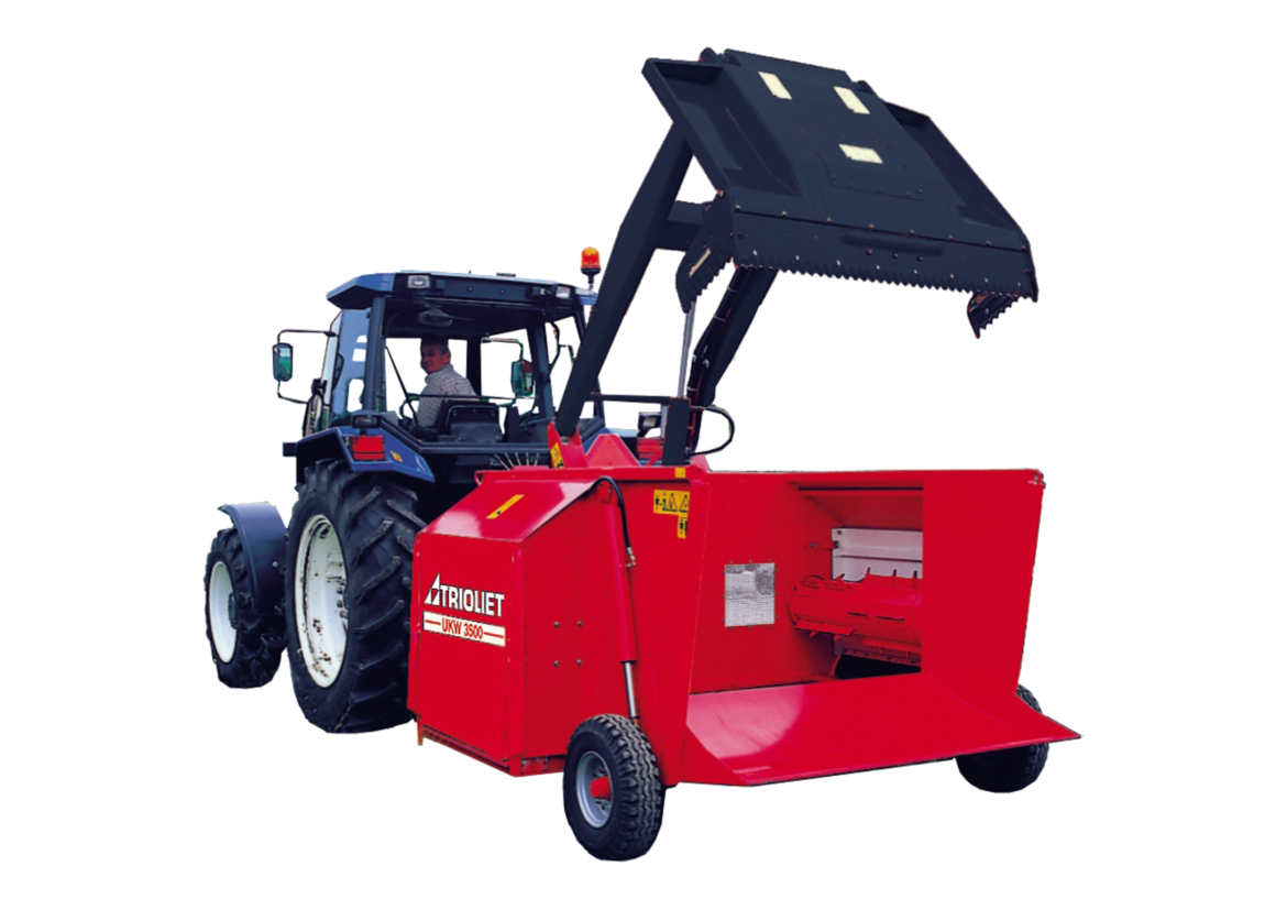 The-UKW-500-is-a-self-loading-silage-feeder-which-is-designed-to-deal-with-the-heaviest-types-of-grass-silage